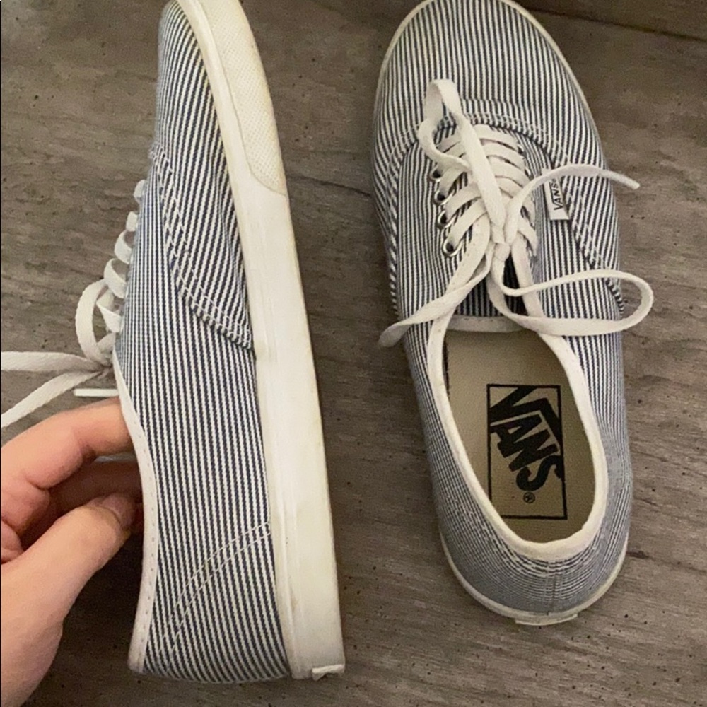 Vans - Picture 4 of 5